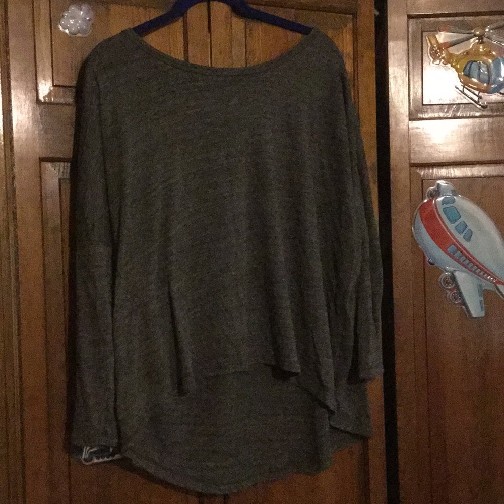 ✨3 FOR $10 SALE ITEM✨ Old Navy Gray Top